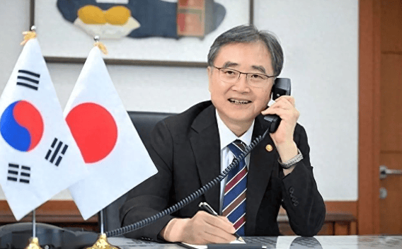 中方不用給韓國留座位了？李在明9月行程恐怕要涼，中國外長掛斷電話，送給韓國一句話