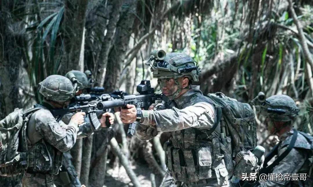 中國特種兵新裝備摸禿美軍，網友：你跟我說這是解放軍？