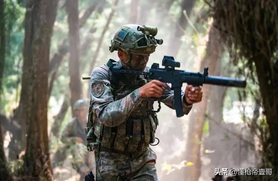 中國特種兵新裝備摸禿美軍，網友：你跟我說這是解放軍？