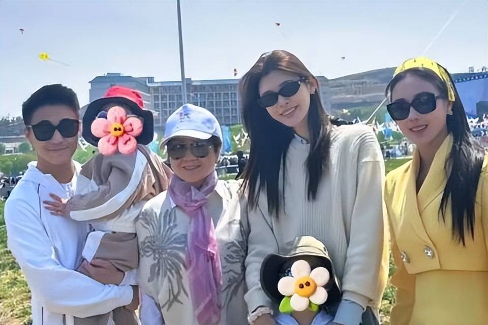 考古|何猷君五年3次辟謠私生子傳聞，親妹妹也卷入風波，本尊：這瓜連我也不懂