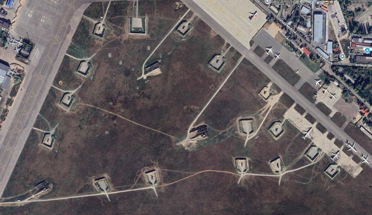 13發(fā)13中！烏軍戰(zhàn)略機場劇烈爆炸，炸出小太陽，美國這次損失大了