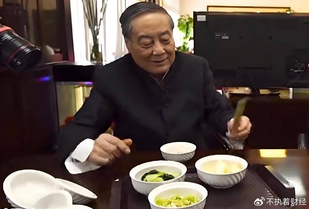 宗慶后聲稱一天只花幾塊錢，實(shí)際上滿世界買豪宅，海外資產(chǎn)18億