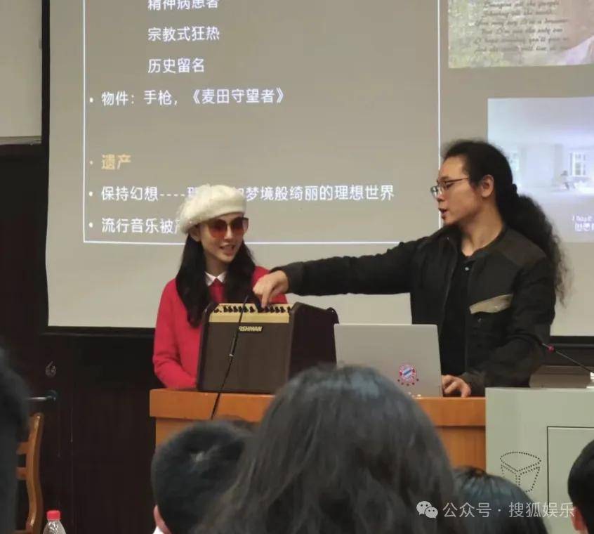 離婚三年又被拍到親密逛超市，他倆這是純帶娃還是真復(fù)合了？