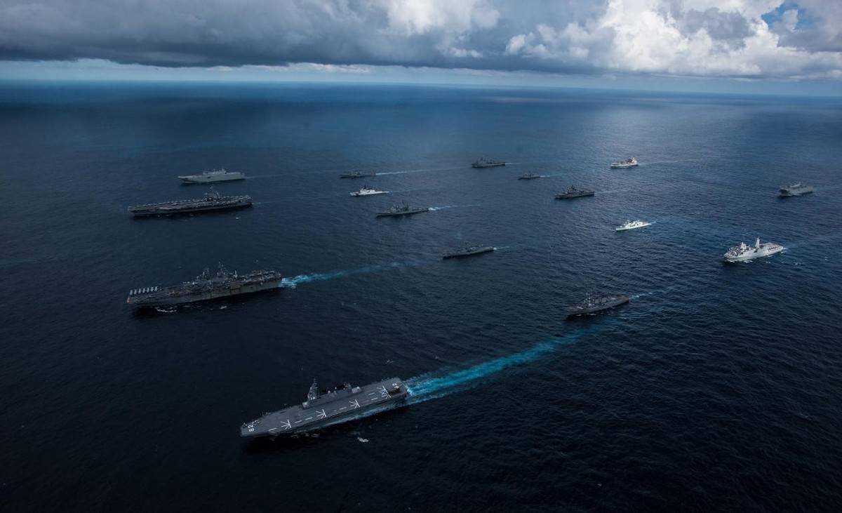 臺(tái)名嘴：多架美軍無(wú)人機(jī)襲擊中國(guó)軍艦，激烈對(duì)抗后全部墜落海中