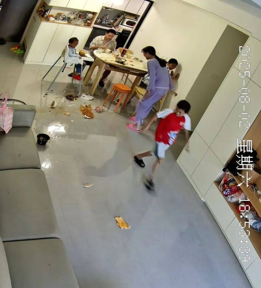 男子沒吃到雞蛋念叨致妻子崩潰摔碗！多地否認(rèn)事發(fā)地，網(wǎng)友疑起號