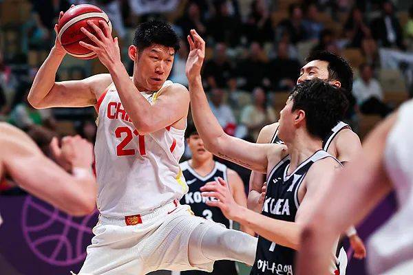 中國(guó)男籃79比71戰(zhàn)勝韓國(guó)隊(duì)，時(shí)隔10年重回亞洲杯4強(qiáng)