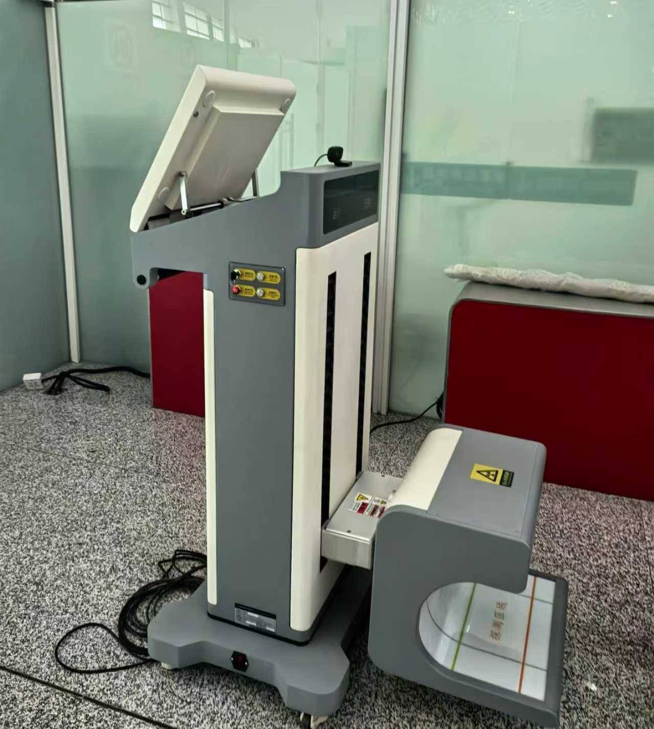 打石膏、戴假肢的旅客，在鄭州機(jī)場(chǎng)過(guò)安檢更便利了