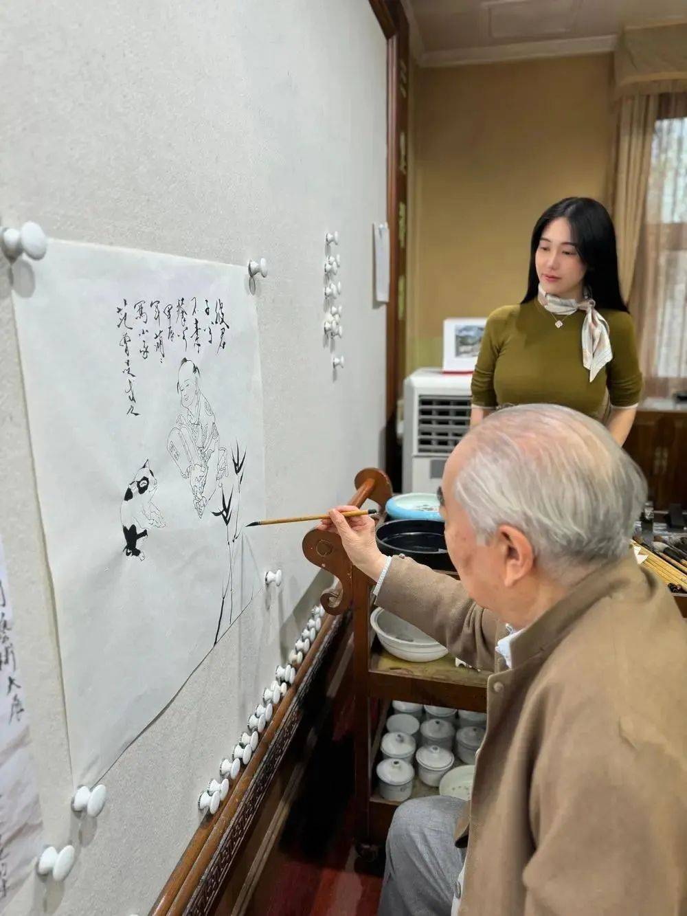 87歲書畫大師范曾被嬌妻帶走失聯(lián)？公司賬號回復(fù)稱“謠言”