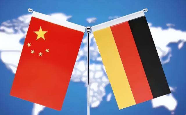 9.3大閱兵前，德外長(zhǎng)跑到日本，逼中方連退3步，毛寧8字給其定性