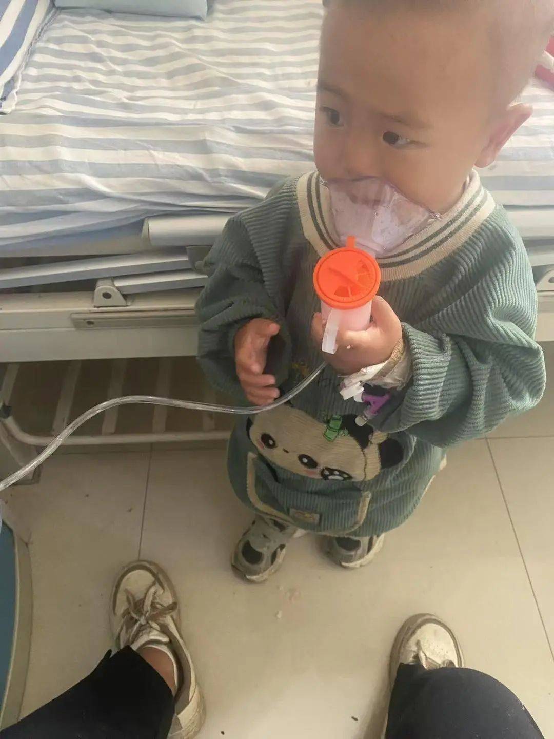 1歲男孩家門口失蹤已超6天！媽媽：爺爺睡了20分鐘他就不見了，孩子爸爸去年患癌去世；當(dāng)?shù)匾颜归_地毯式搜索