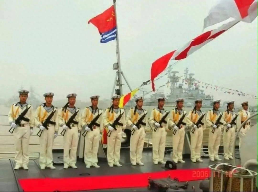 解放軍海軍裝備俄制AKS-74U，為啥不用國(guó)產(chǎn)步槍？