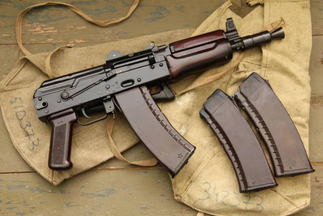 解放軍海軍裝備俄制AKS-74U，為啥不用國(guó)產(chǎn)步槍？