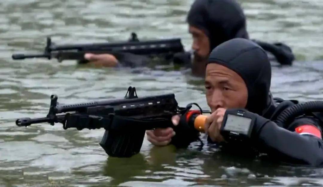 解放軍海軍裝備俄制AKS-74U，為啥不用國(guó)產(chǎn)步槍？