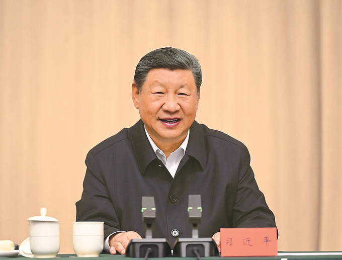 習(xí)近平抵拉薩出席西藏自治區(qū)成立六十周年慶祝活動(dòng)
