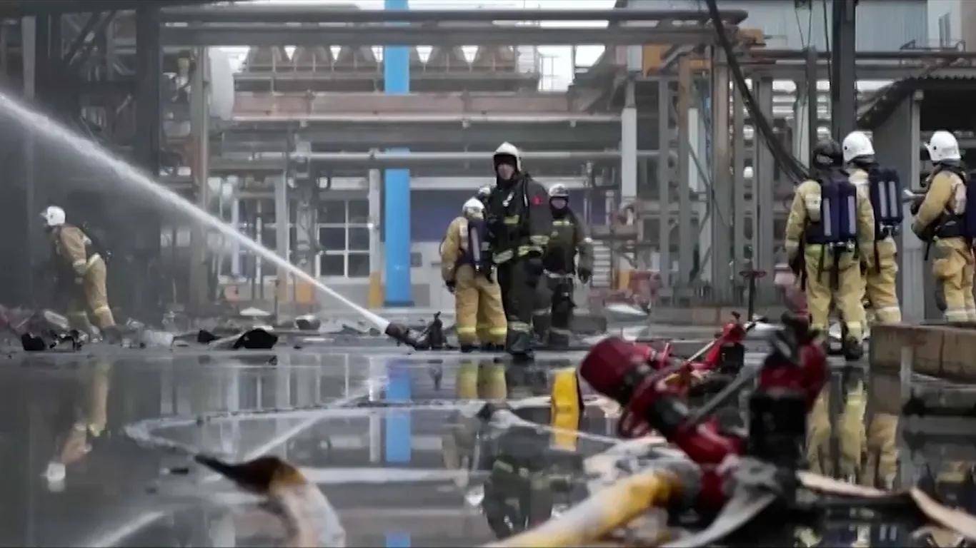 普京耐心被消耗殆盡，連炸72小時抹平油廠，阿塞拜疆還敢接招嗎？