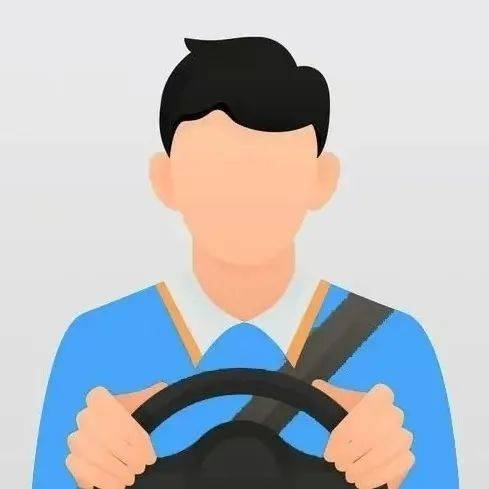 一轎車突然馬路上倒行，緊接起火！司機(jī)：糟了，沒滅火器……