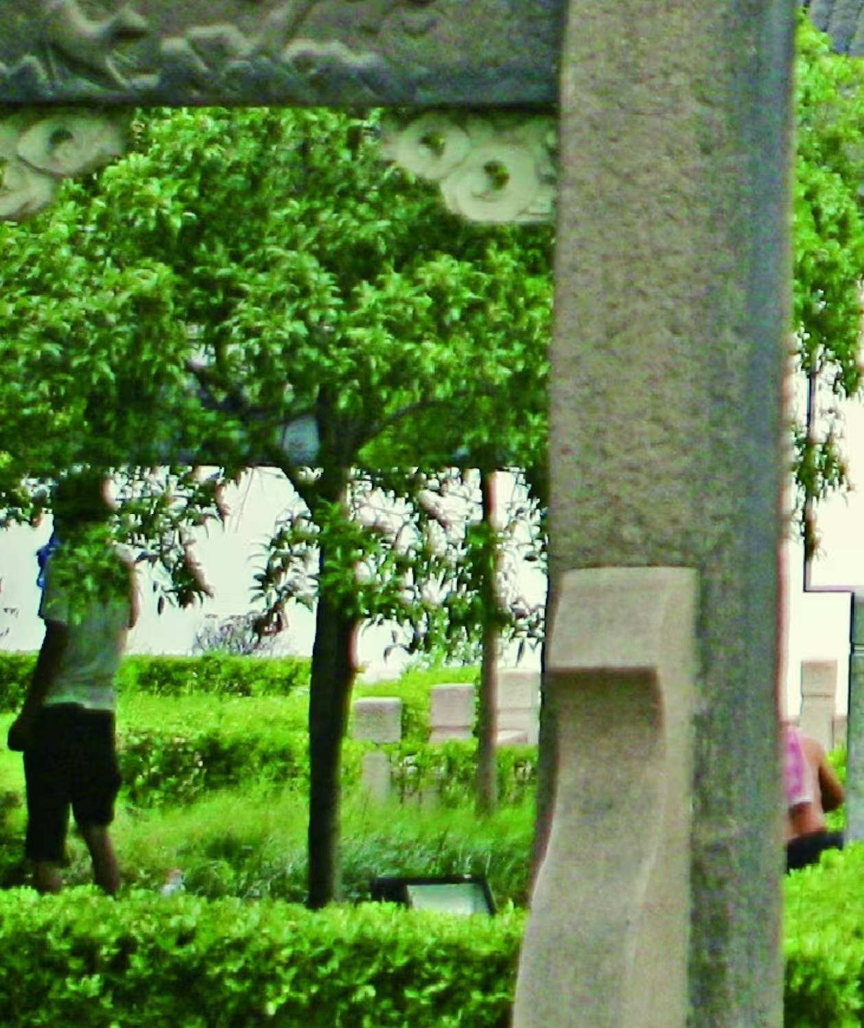無(wú)錫地鐵回應(yīng)車(chē)內(nèi)宣傳圖含“不雅畫(huà)面”：男子手上拿著水瓶并非小便，為避免誤會(huì)將更換