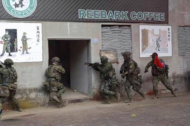 導(dǎo)彈塞進(jìn)民用車，打解放軍個(gè)措手不及？臺退將的預(yù)測，要成現(xiàn)實(shí)了