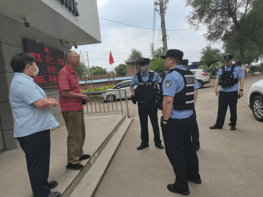 男子攜7張定期存單要提前取款，銀行柜員發(fā)現(xiàn)疑點(diǎn)……
