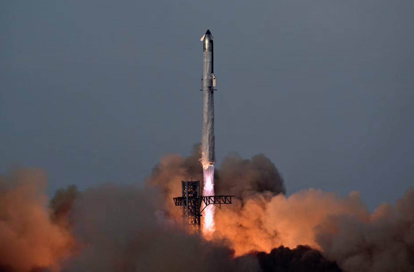 星艦第十次試飛成功：達成多項目標，馬斯克祝賀