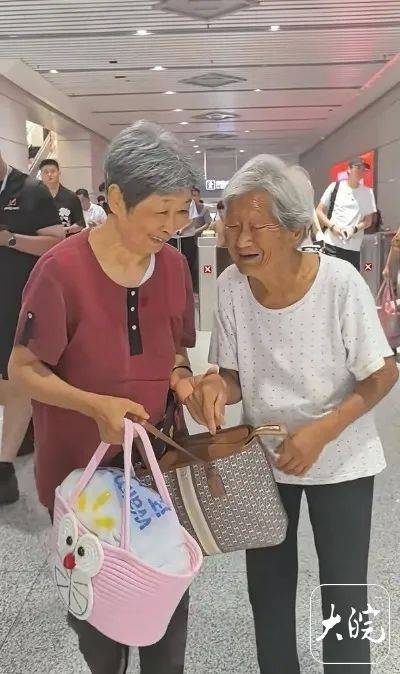 “安徽108歲母親車站接78歲女兒”被疑造假，多方回應(yīng)
