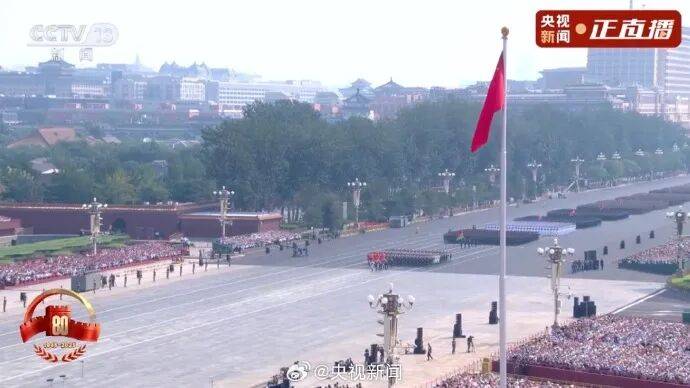 殲20S、DF61導彈，震撼亮相！三支兵種首次亮相天安門廣場，空中梯隊戰(zhàn)機起飛