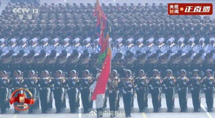殲20S、DF61導彈，震撼亮相！三支兵種首次亮相天安門廣場，空中梯隊戰(zhàn)機起飛