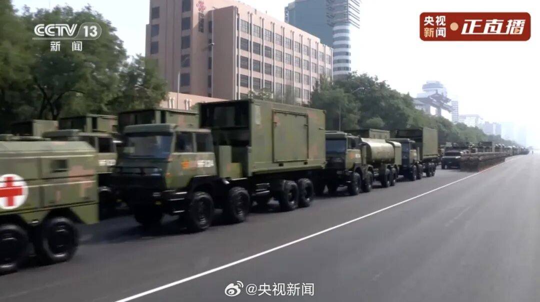 殲20S、DF61導彈，震撼亮相！三支兵種首次亮相天安門廣場，空中梯隊戰(zhàn)機起飛
