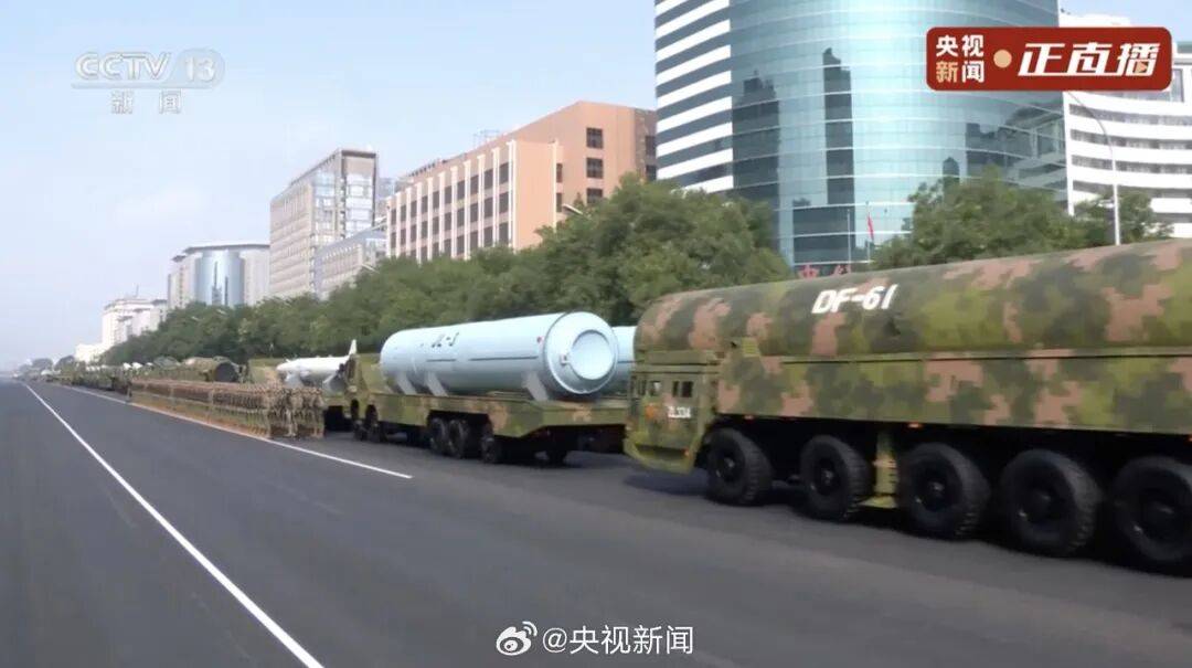 殲20S、DF61導彈，震撼亮相！三支兵種首次亮相天安門廣場，空中梯隊戰(zhàn)機起飛