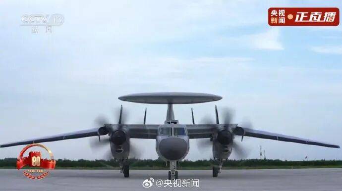 殲20S、DF61導彈，震撼亮相！三支兵種首次亮相天安門廣場，空中梯隊戰(zhàn)機起飛