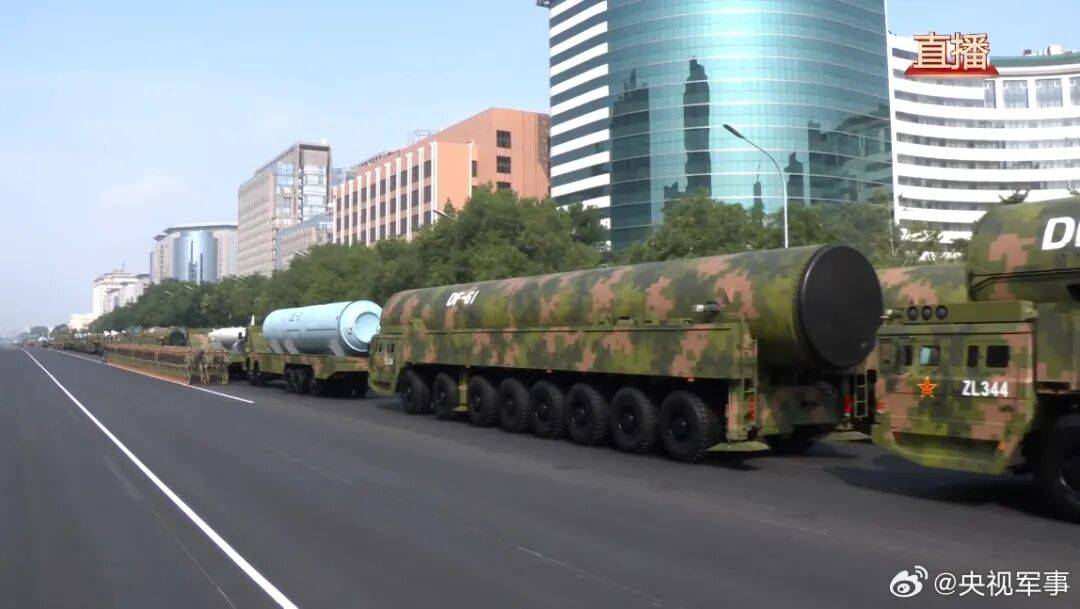 東風-61、巨浪-3、折疊翼預警機、殲-20S，畫面披露！