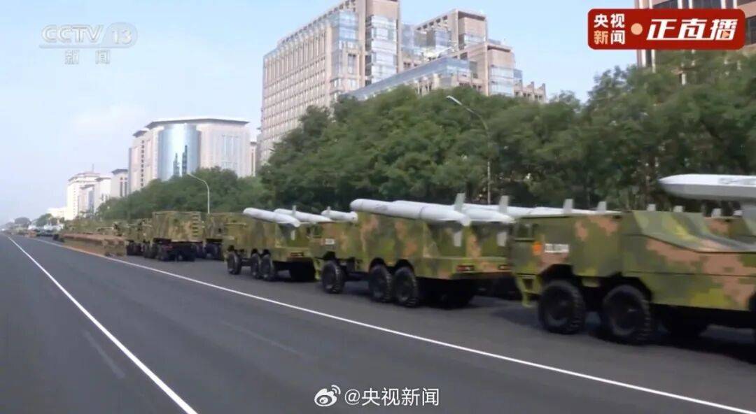 東風-61、巨浪-3、折疊翼預警機、殲-20S，畫面披露！