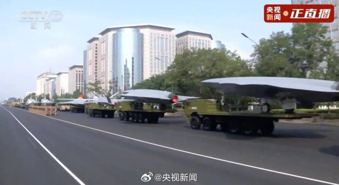 東風-61、巨浪-3、折疊翼預警機、殲-20S，畫面披露！