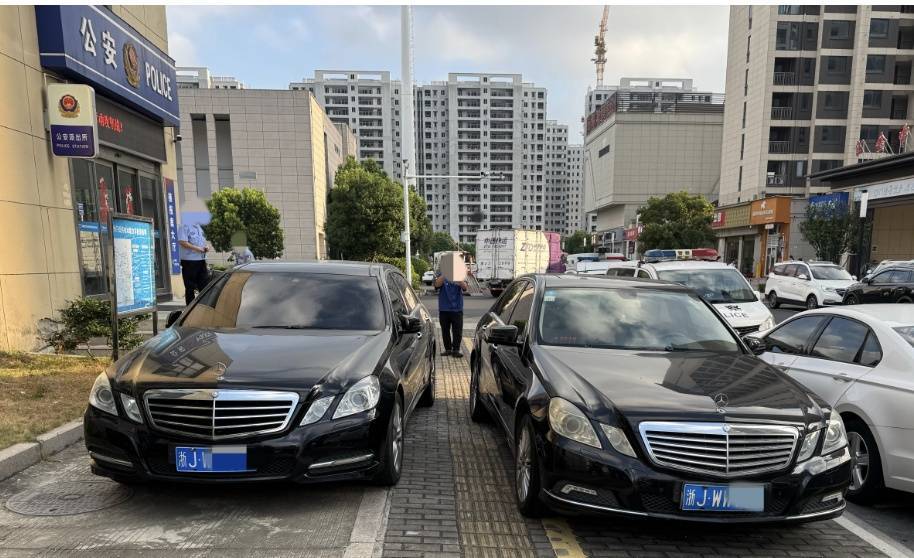 浙江街頭驚現(xiàn)兩輛“一模一樣”的車(chē)！民警一查，不簡(jiǎn)單，當(dāng)場(chǎng)扣車(chē)