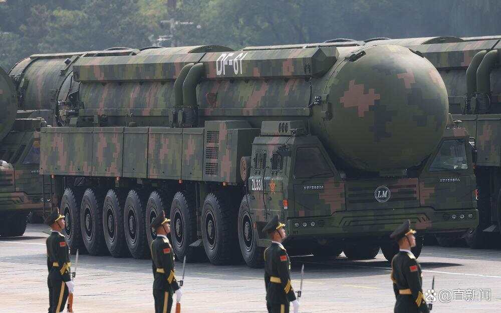 看完閱兵后軍事專家感慨：知道中國軍力強大，但沒想到強到這種程度