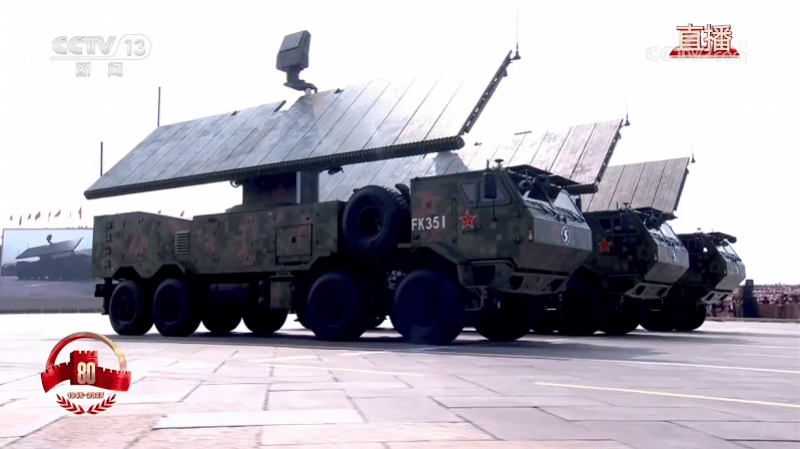 激光武器亮相閱兵場，專家稱其不到1秒可摧毀來襲導(dǎo)彈無人機(jī)