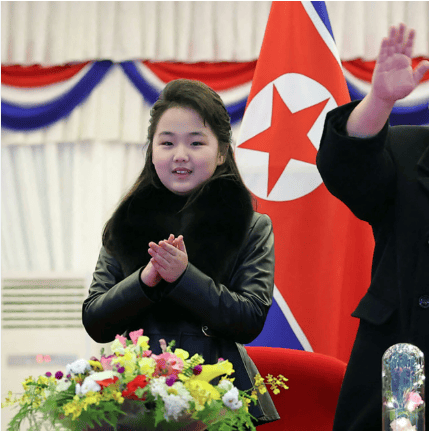 金正恩女兒首登國(guó)際舞臺(tái)，引爆接班傳聞！英國(guó)首相被架空，工黨內(nèi)斗成全武行…