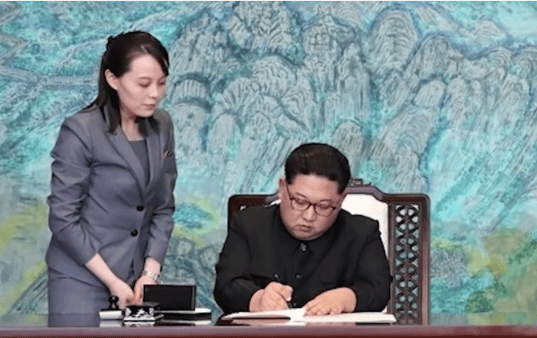 金正恩女兒首登國(guó)際舞臺(tái)，引爆接班傳聞！英國(guó)首相被架空，工黨內(nèi)斗成全武行…