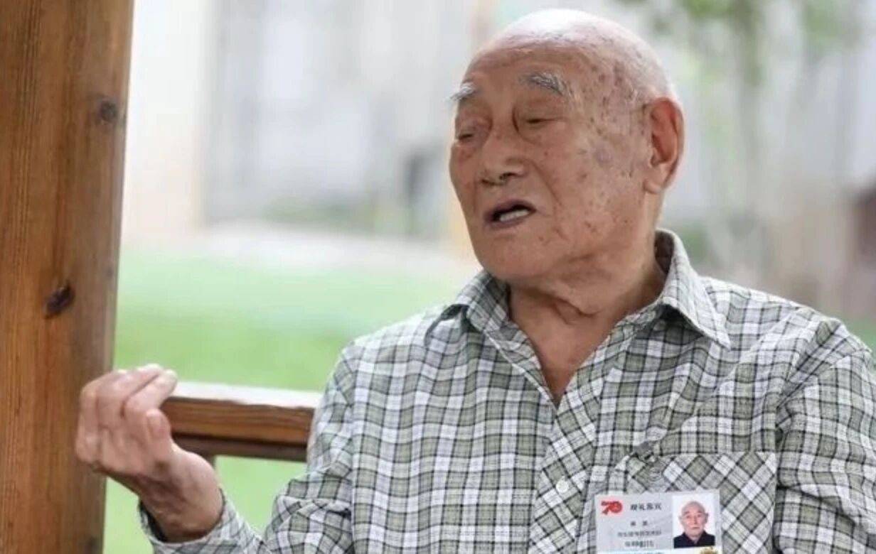 這6位與總書(shū)記握手的老戰(zhàn)士是誰(shuí)？