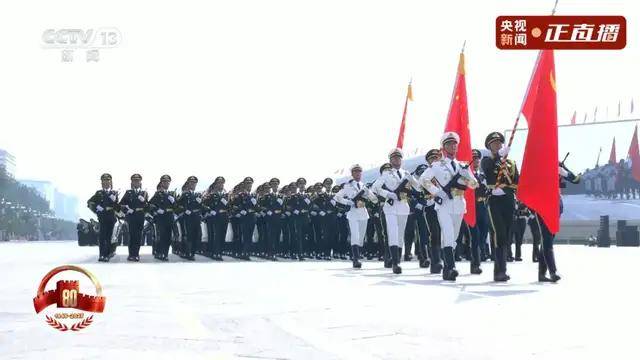 不裝了！一口氣看完九三大閱兵武器裝備！誰說我們一個(gè)也不認(rèn)識(shí)？