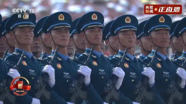 不裝了！一口氣看完九三大閱兵武器裝備！誰說我們一個(gè)也不認(rèn)識(shí)？
