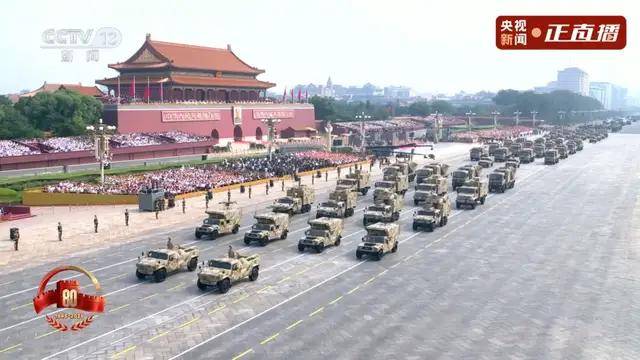 不裝了！一口氣看完九三大閱兵武器裝備！誰說我們一個(gè)也不認(rèn)識(shí)？