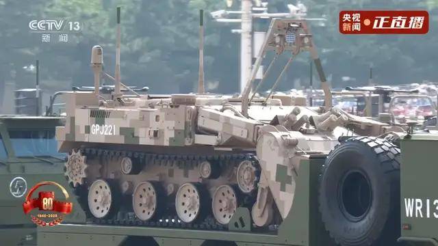不裝了！一口氣看完九三大閱兵武器裝備！誰說我們一個(gè)也不認(rèn)識(shí)？