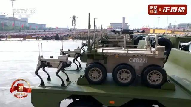 不裝了！一口氣看完九三大閱兵武器裝備！誰說我們一個(gè)也不認(rèn)識(shí)？