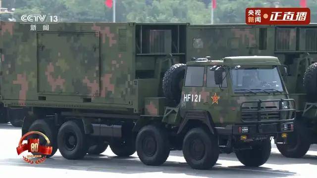不裝了！一口氣看完九三大閱兵武器裝備！誰說我們一個(gè)也不認(rèn)識(shí)？