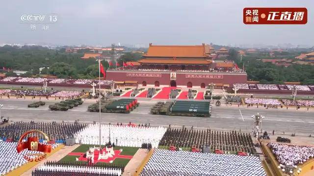 不裝了！一口氣看完九三大閱兵武器裝備！誰說我們一個(gè)也不認(rèn)識(shí)？