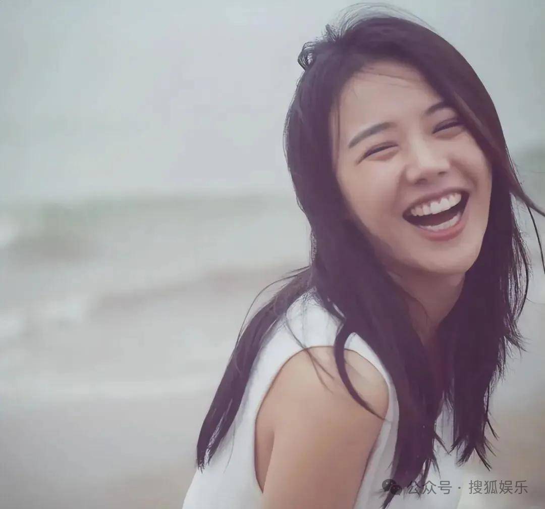 被全網(wǎng)勸分的這對(duì)終于分手了？她最近的狀態(tài)確實(shí)肉眼可見的好！