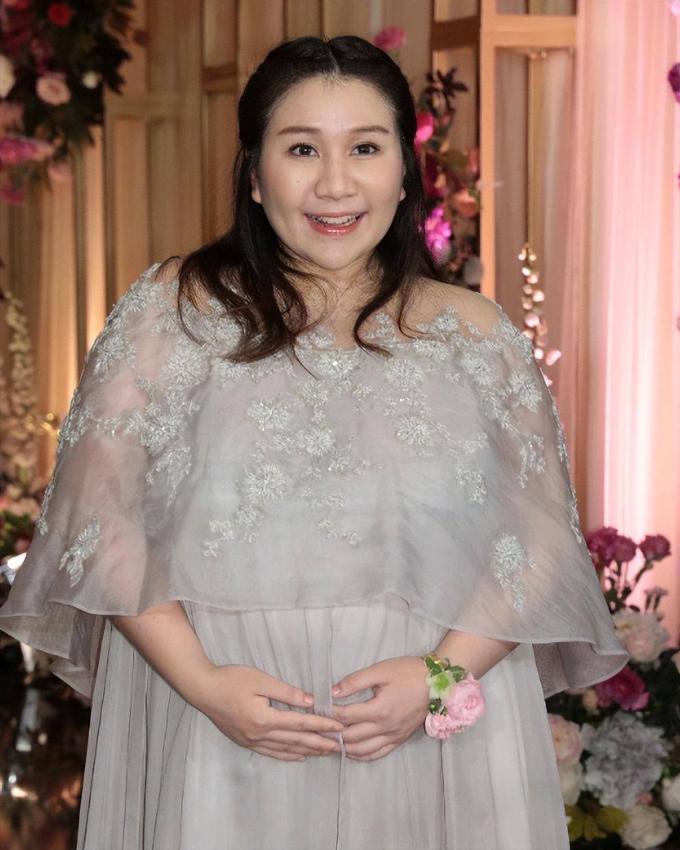 考古 | 何超蓮竇驍雙雙辟謠離婚！兩人感情生活引各方熱議