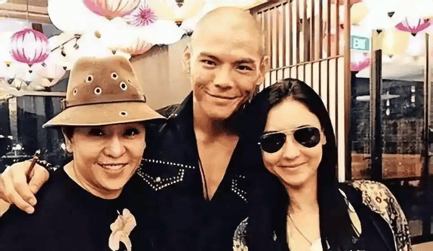 考古丨《喜劇之王》的“頂級售后”？周星馳罕見露面為張柏芝打call，瞬間點燃全場！